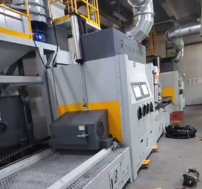 可克达拉抛丸机 vs 喷砂机：工业清理该怎么选？