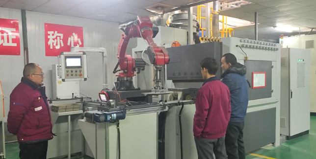 可克达拉自动喷砂机选型要点，看完少走弯路。